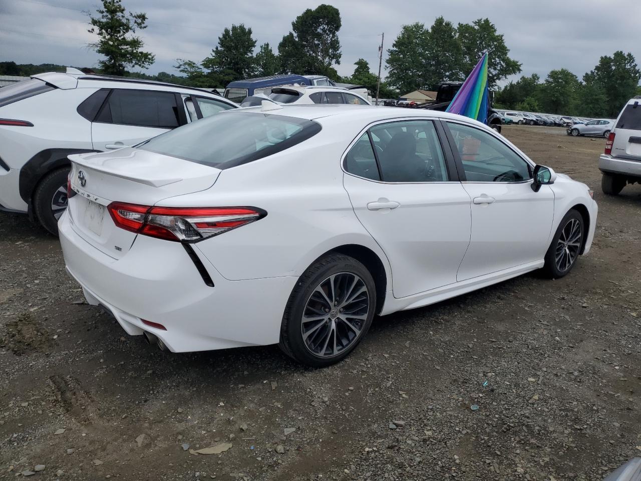 2019 Toyota Camry L - Фото 3