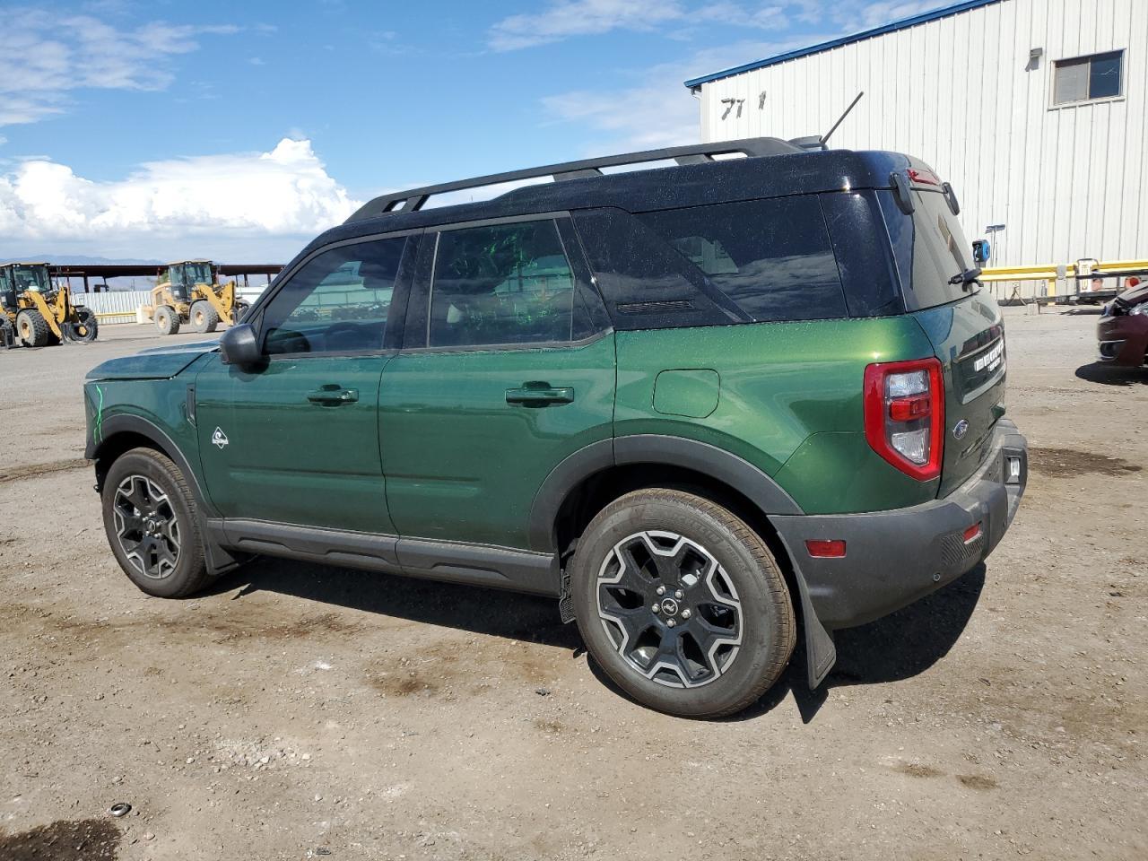 2025 Ford Bronco Sport Outer Banks - Image 2