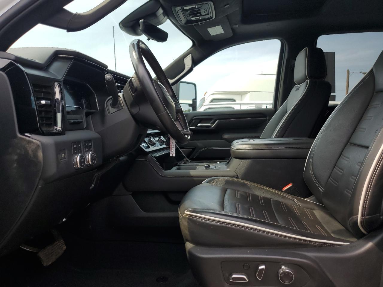 2024 GMC Sierra K2500 At4X - Image 7