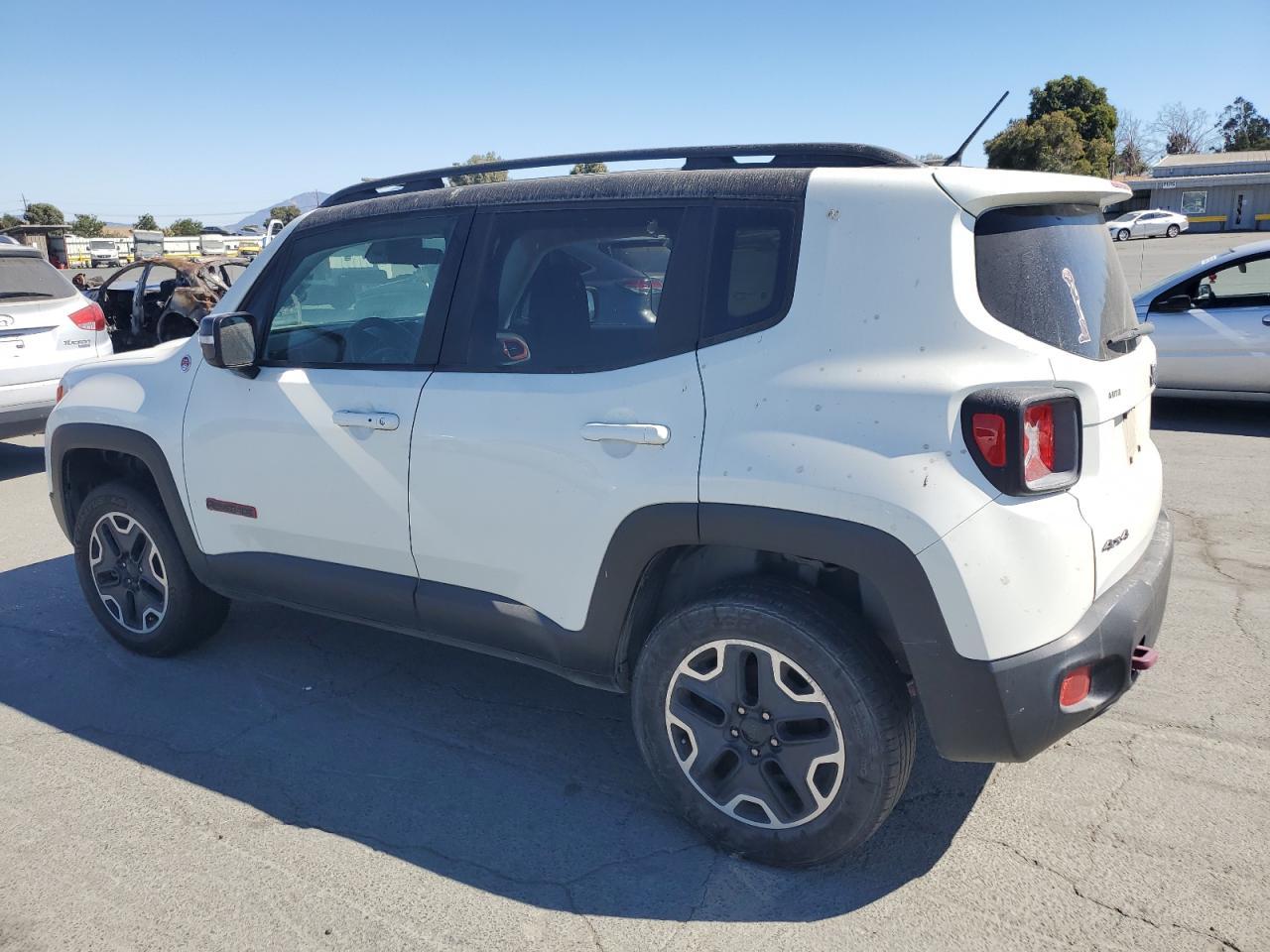 2017 Jeep Renegade Trailhawk - Image 2