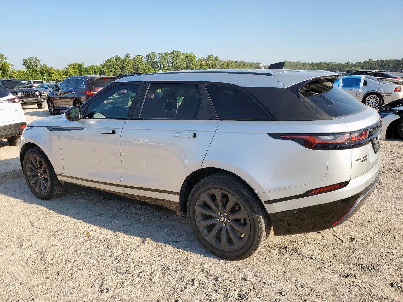 2018 Land Rover Range Rover Velar R-Dynamic Se - Image 2