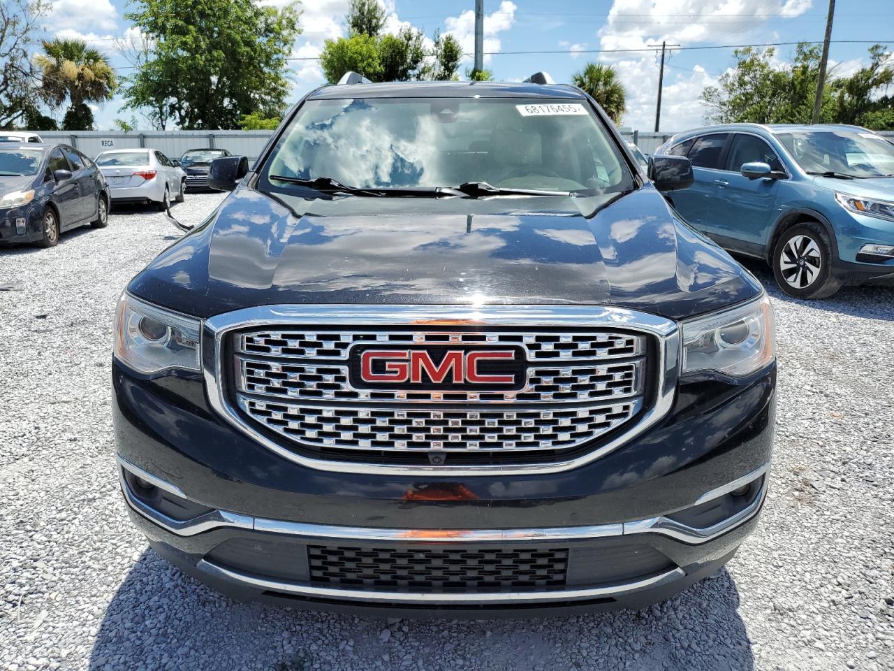 2019 GMC Acadia Denali - Image 5