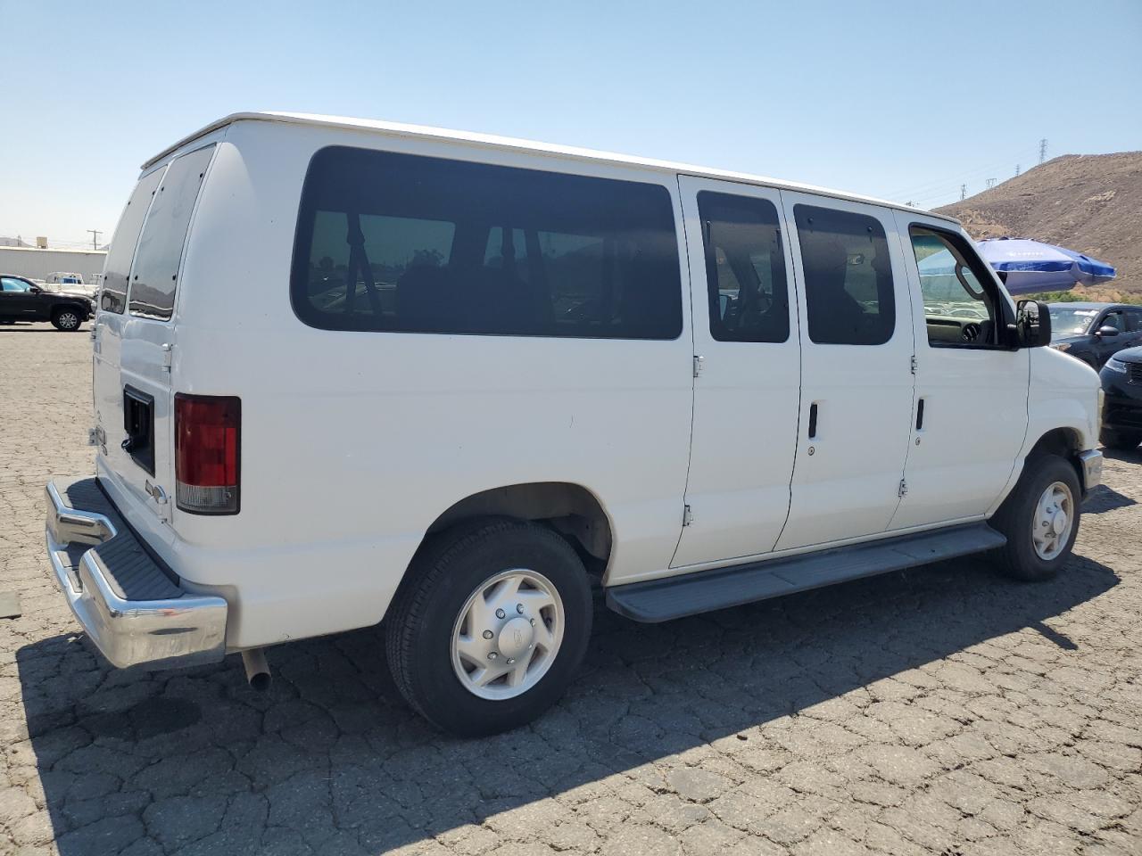 2009 Ford Econoline E150 Wagon - Фото 3