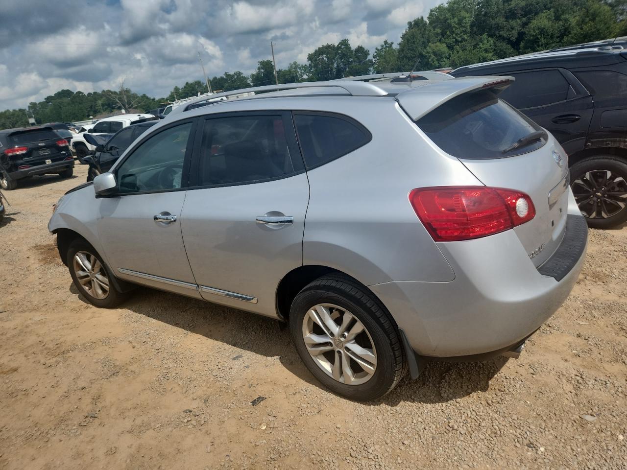 2013 Nissan Rogue S - Фото 2