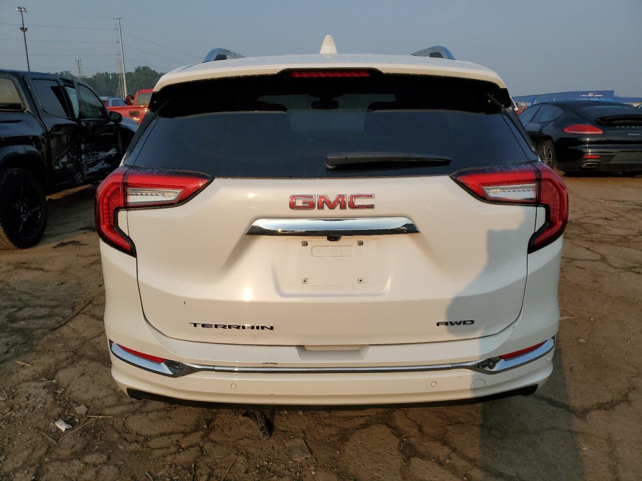 2024 GMC Terrain Denali - Image 6