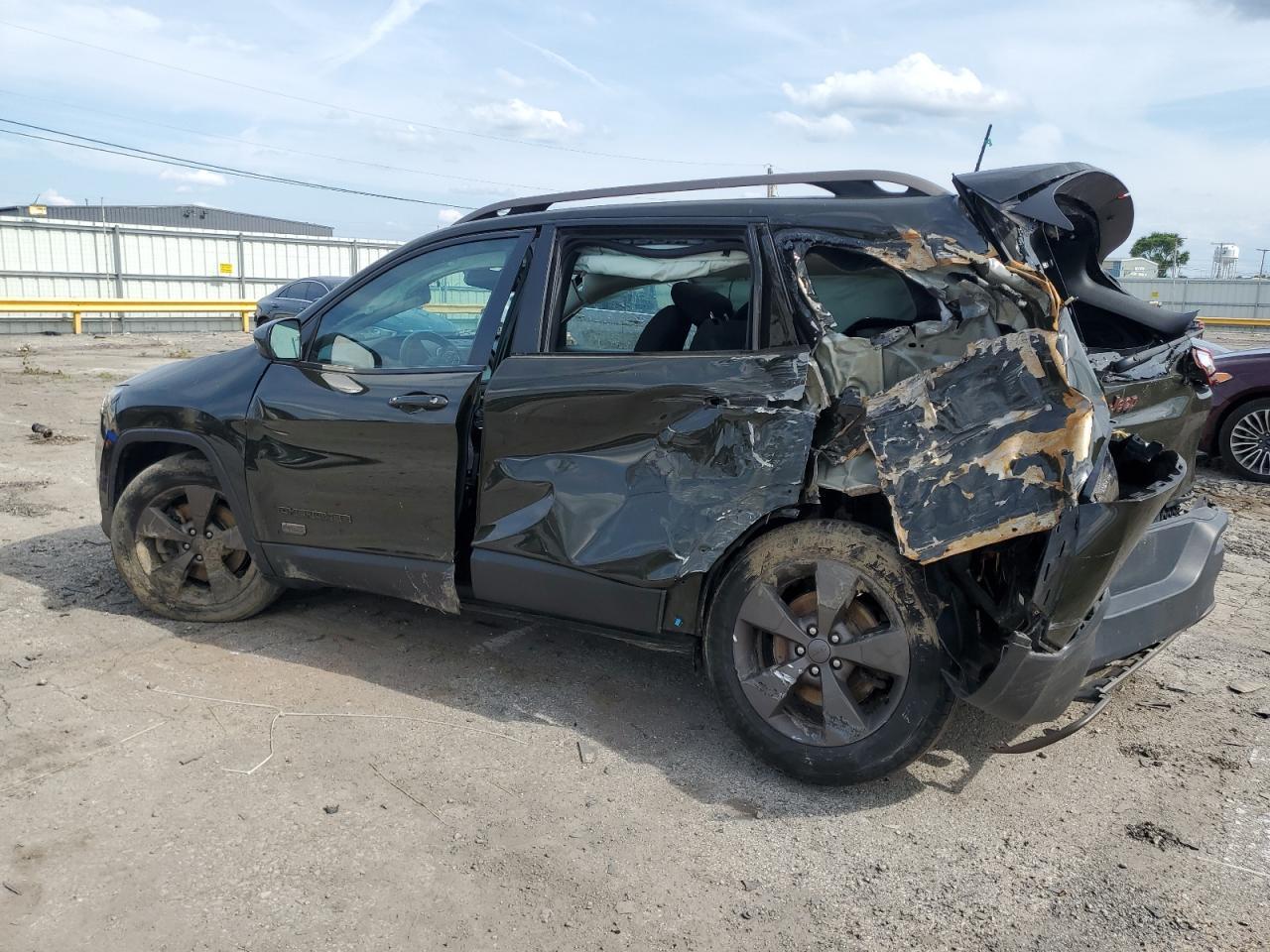 2017 Jeep Cherokee Latitude - Image 2