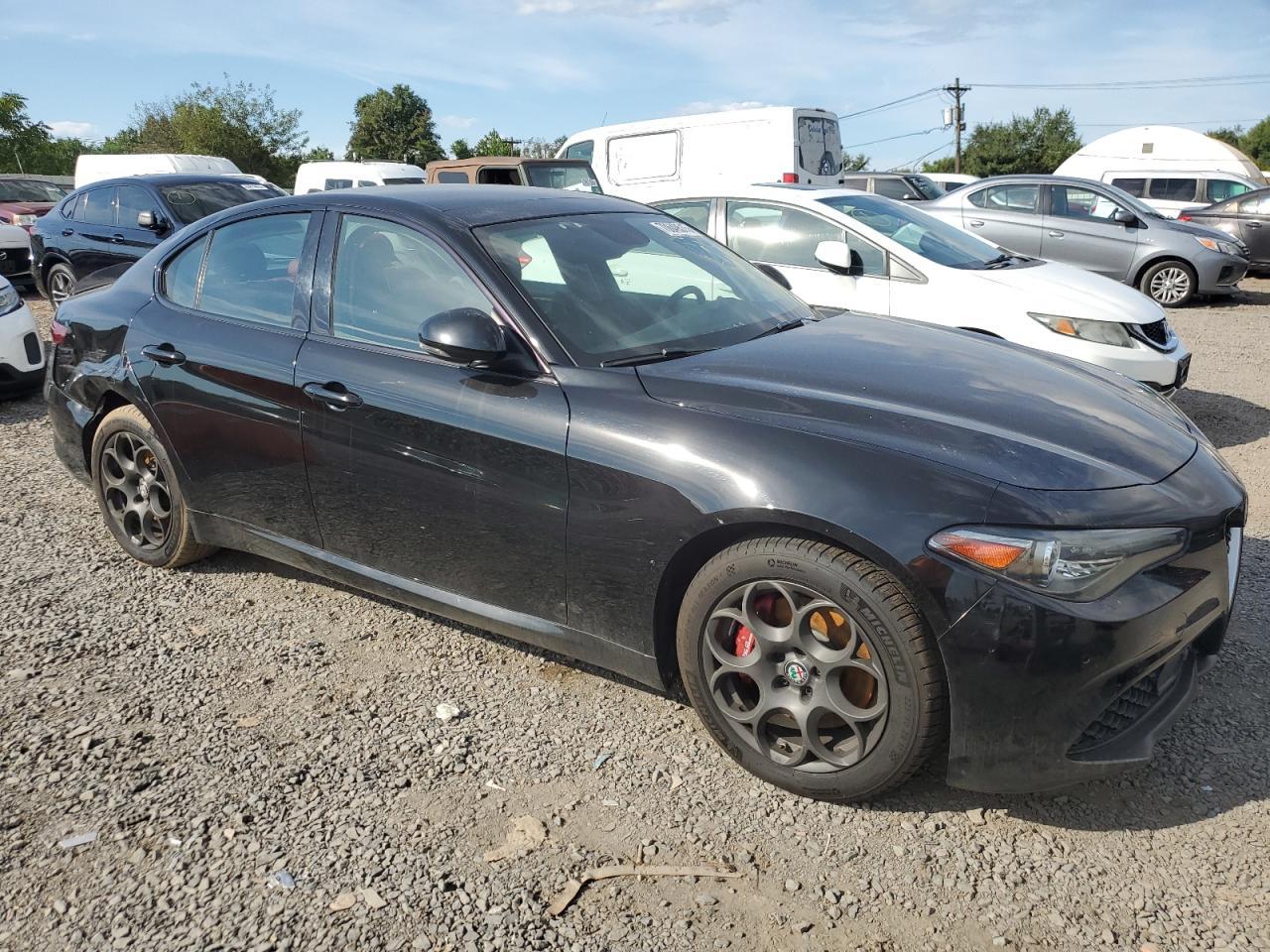 2018 Alfa Romeo Giulia Ti Q4 - Фото 4