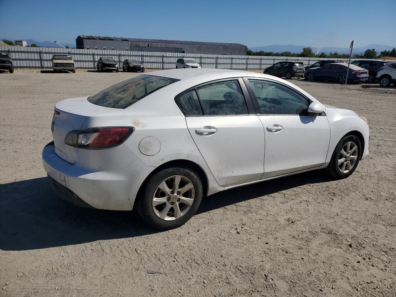 2010 Mazda 3 I - Image 3