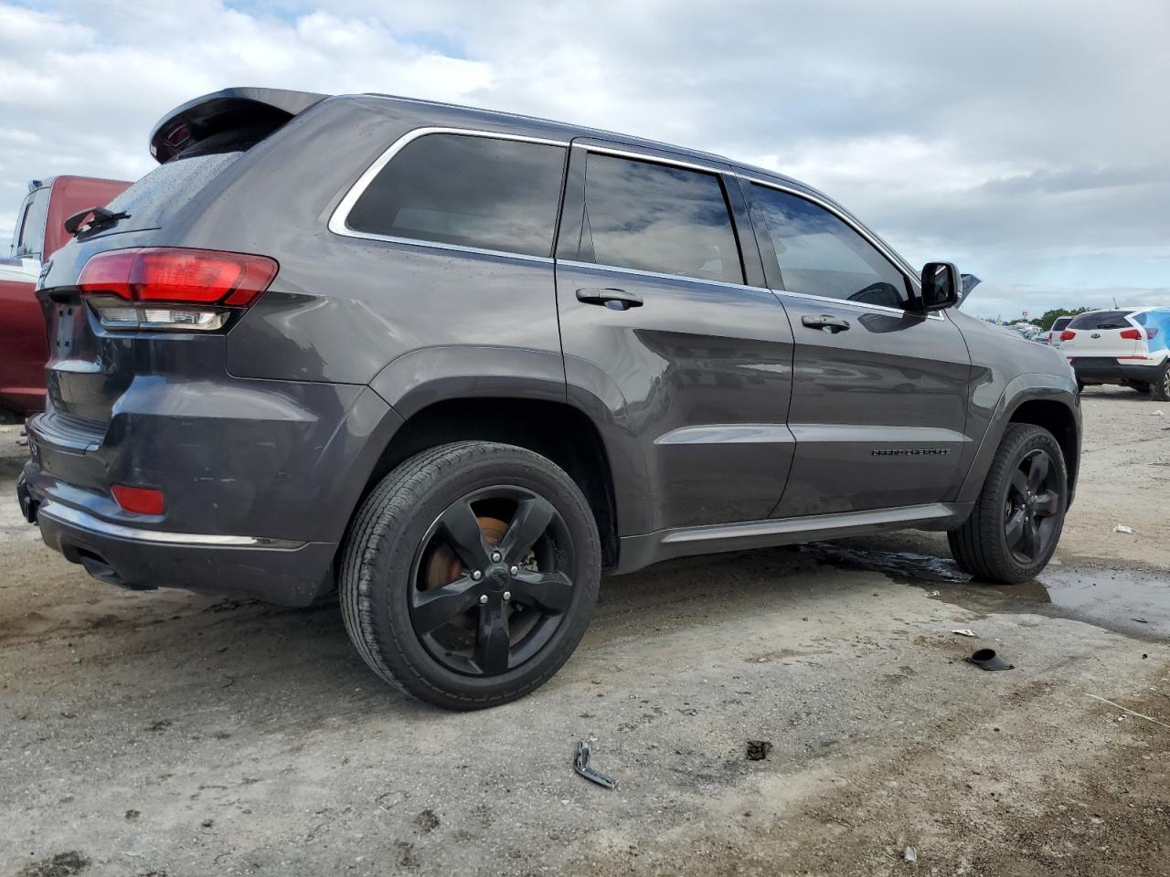 2015 Jeep Grand Cherokee Overland - Image 3
