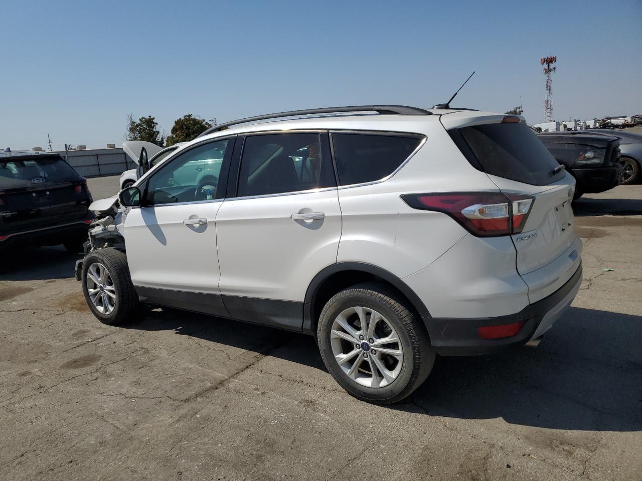 2017 Ford Escape Se - Фото 2