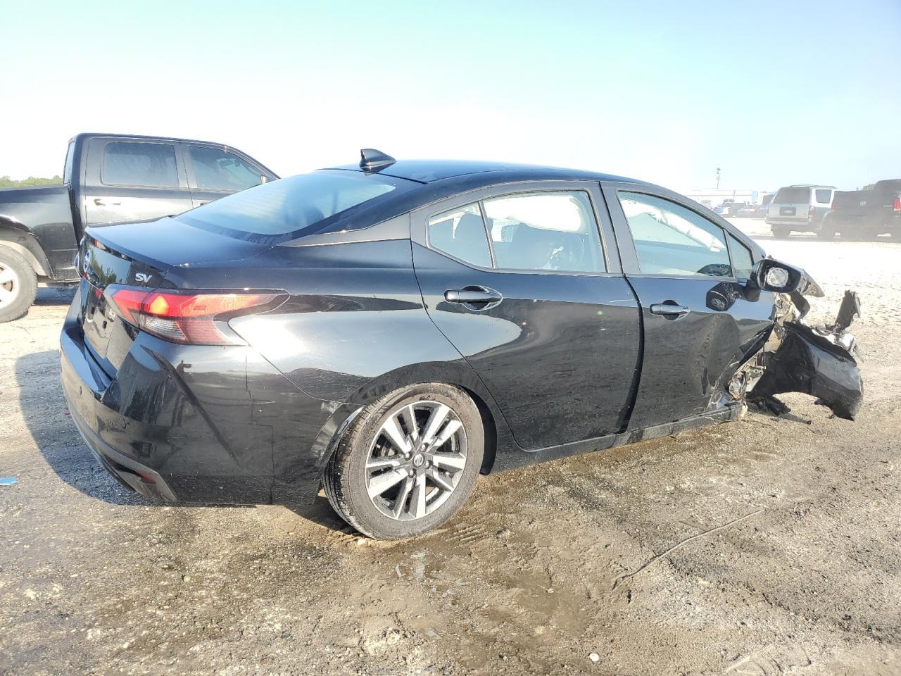2021 Nissan Versa Sv - Фото 3