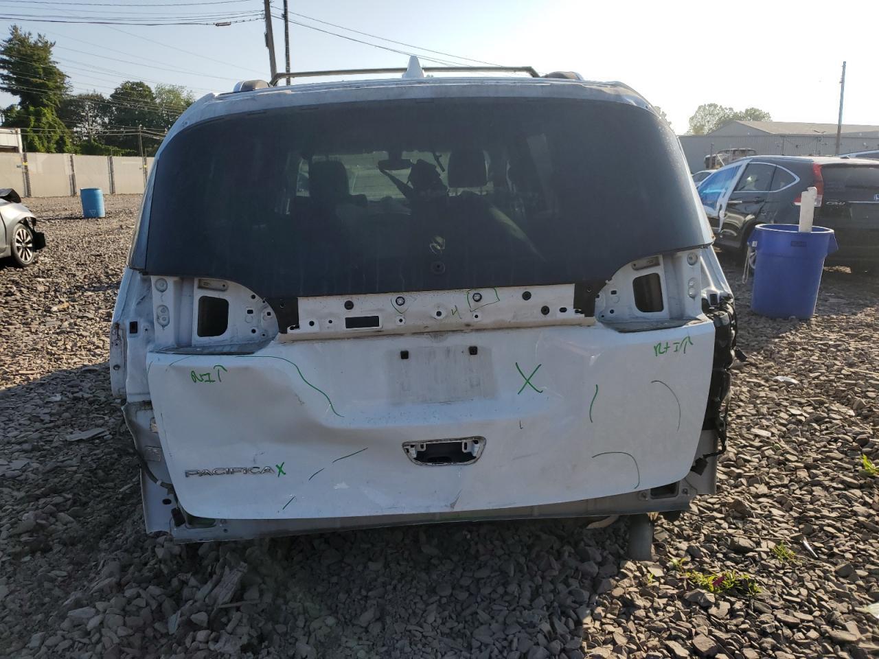 2019 Chrysler Pacifica Touring L - Image 6