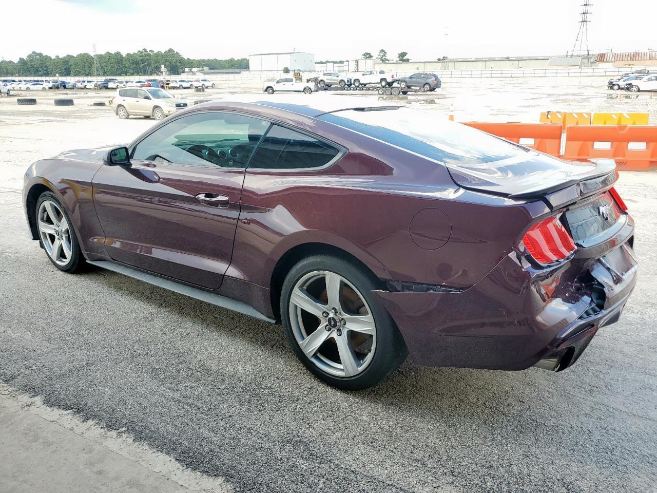 2018 Ford Mustang - Фото 2