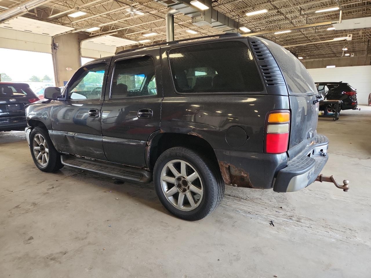 2004 GMC Yukon - Фото 2