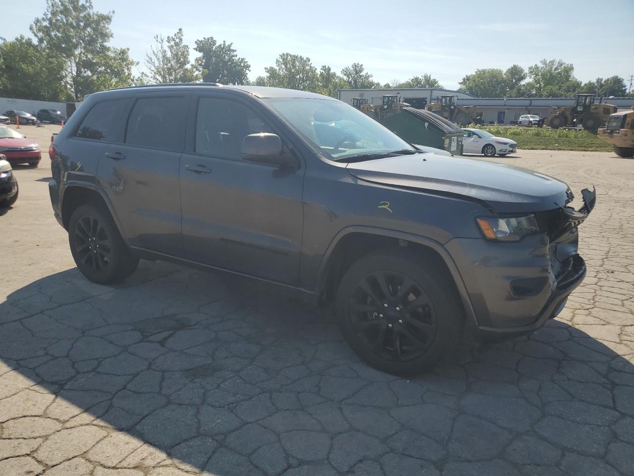 2017 Jeep Grand Cherokee Laredo - Image 4