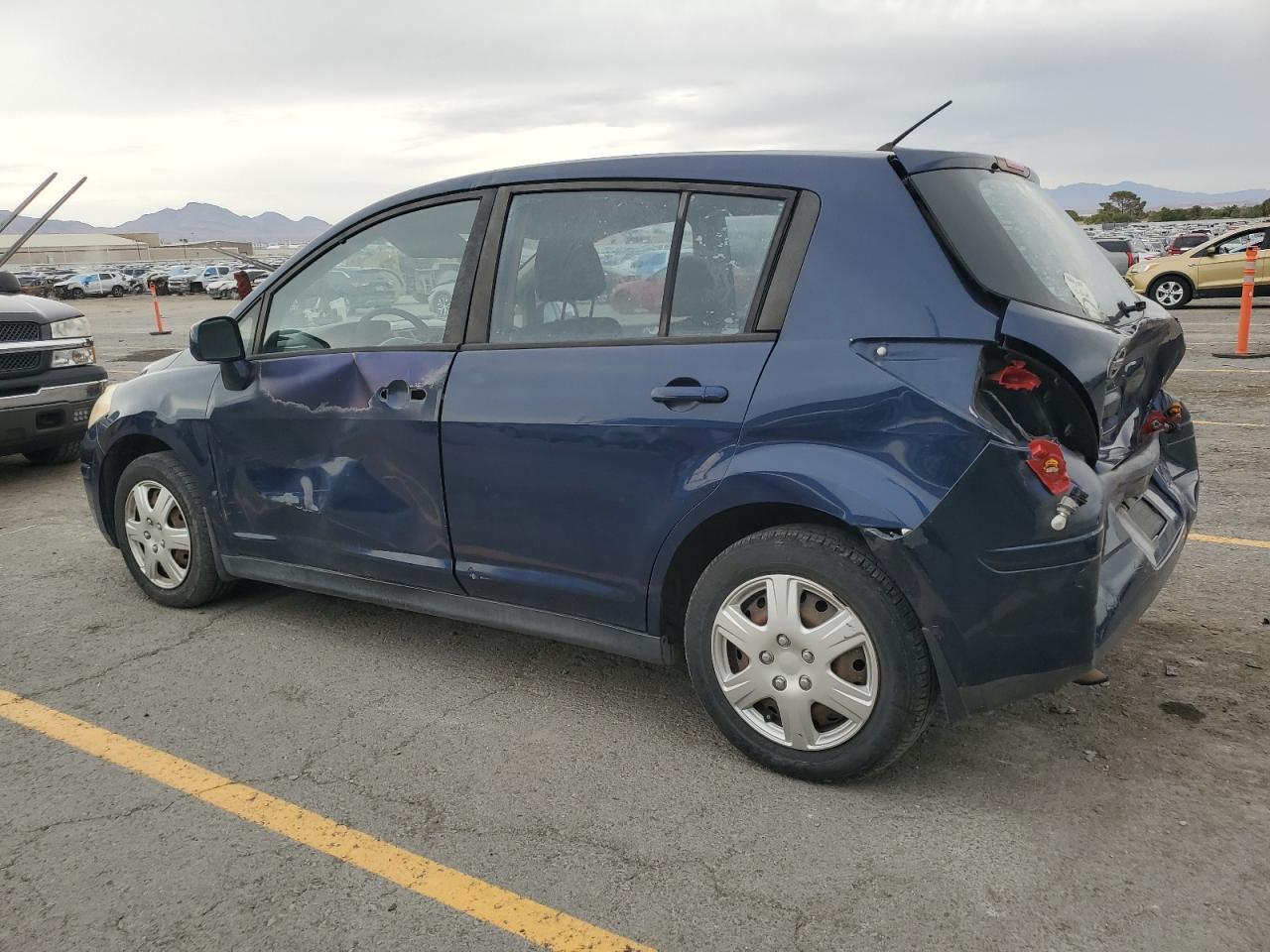 2008 Nissan Versa S - Фото 2