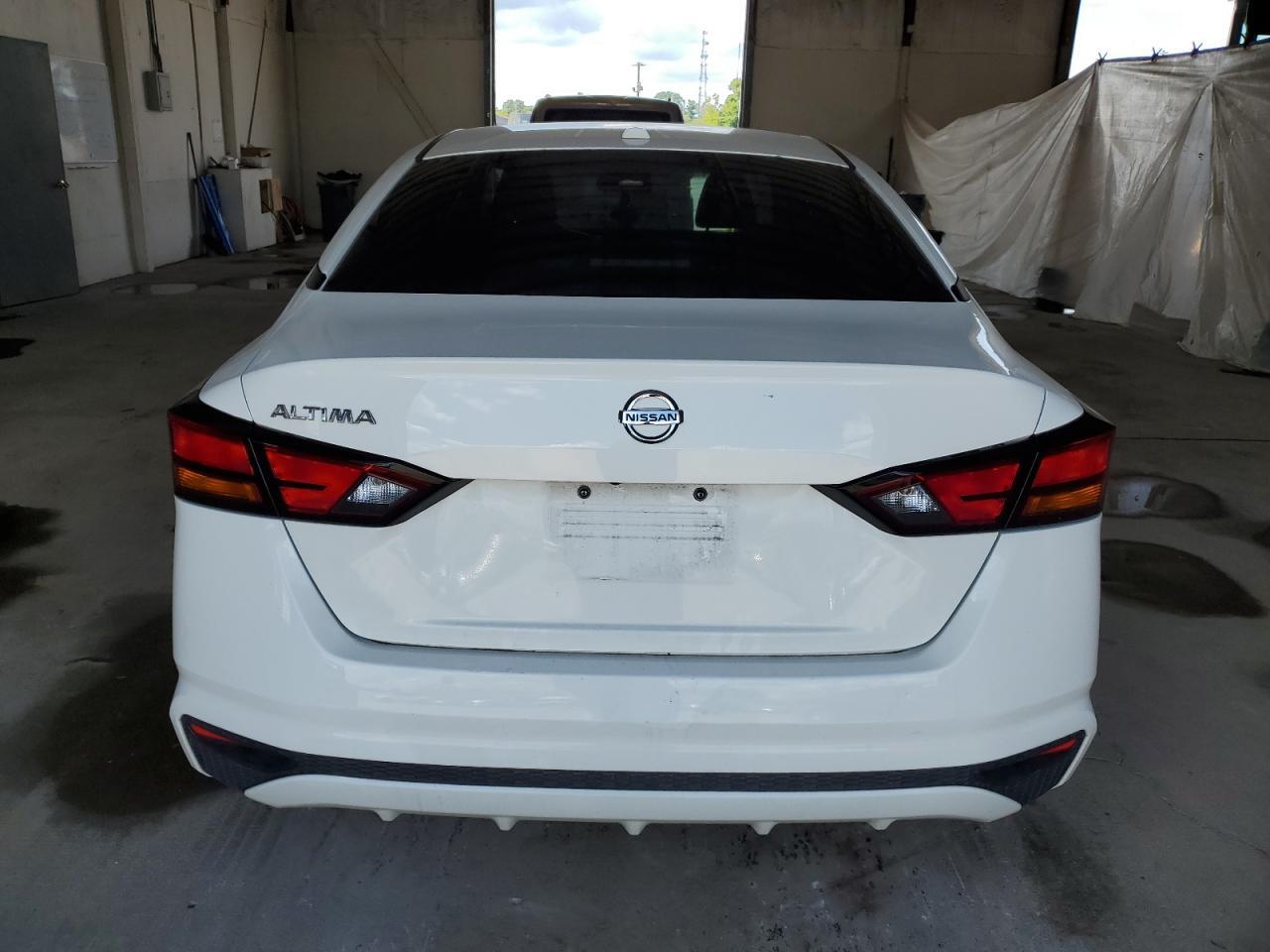 2019 Nissan Altima S - Image 6