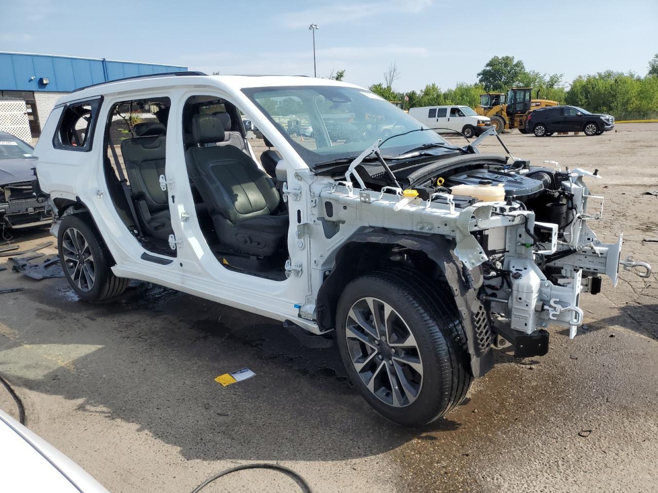 2023 Jeep Grand Cherokee L Overland - Image 4