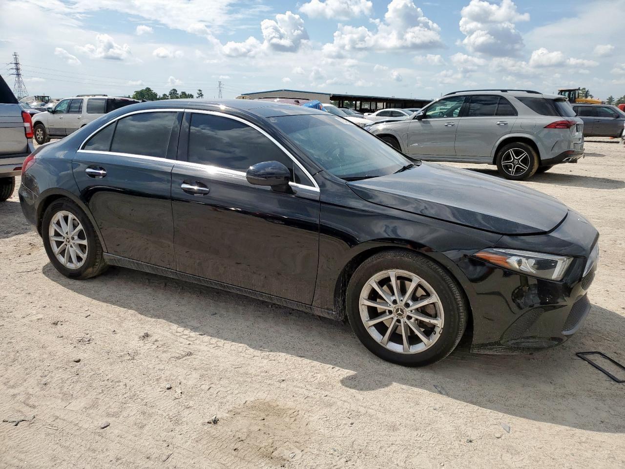 2019 Mercedes-Benz A 220 - Фото 4