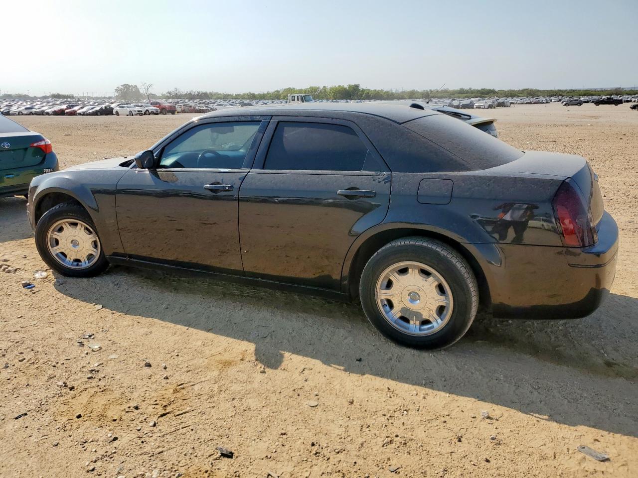 2005 Chrysler 300 Touring - Фото 2