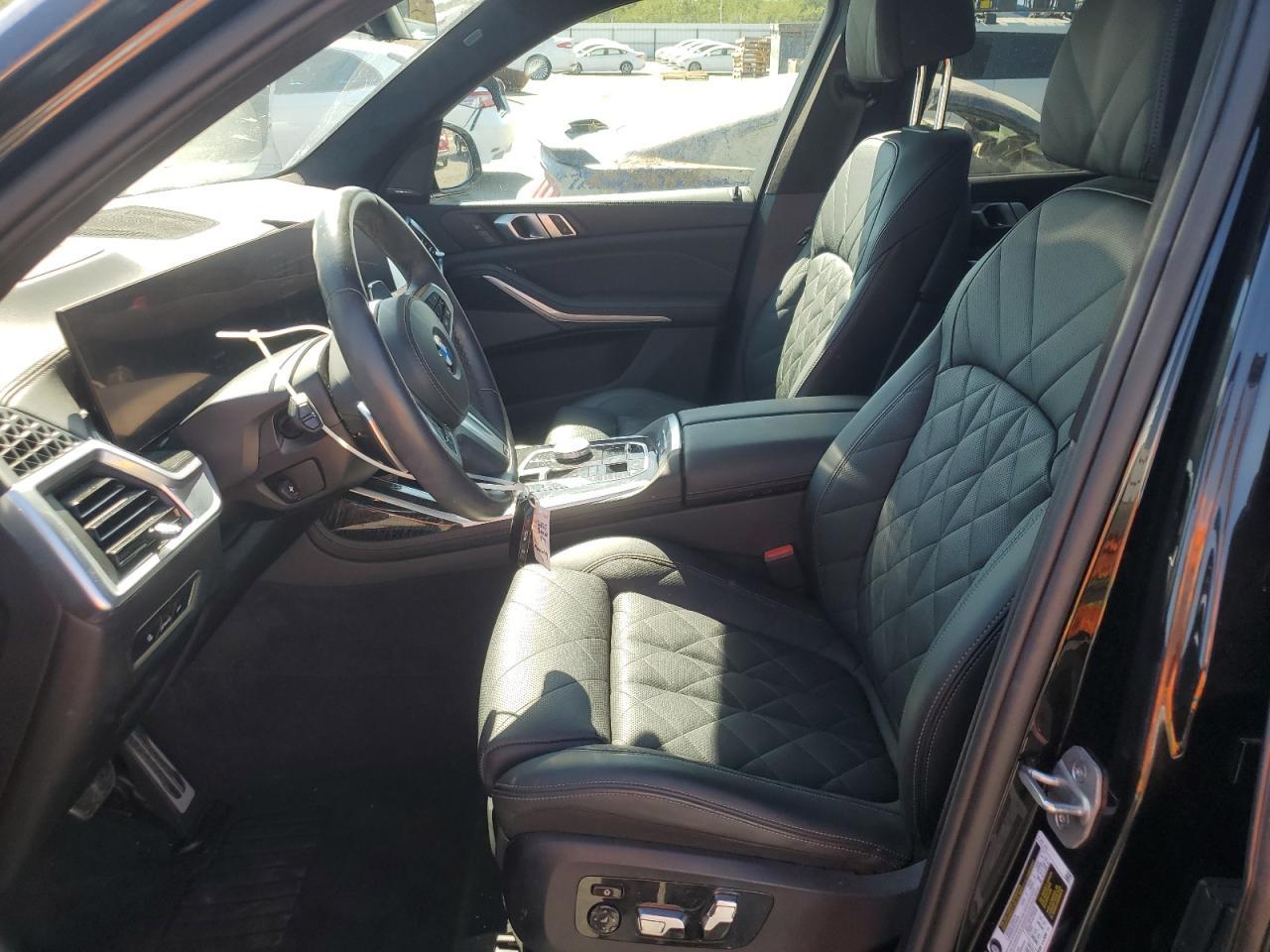 2025 BMW X7 xDrive40I - Image 7