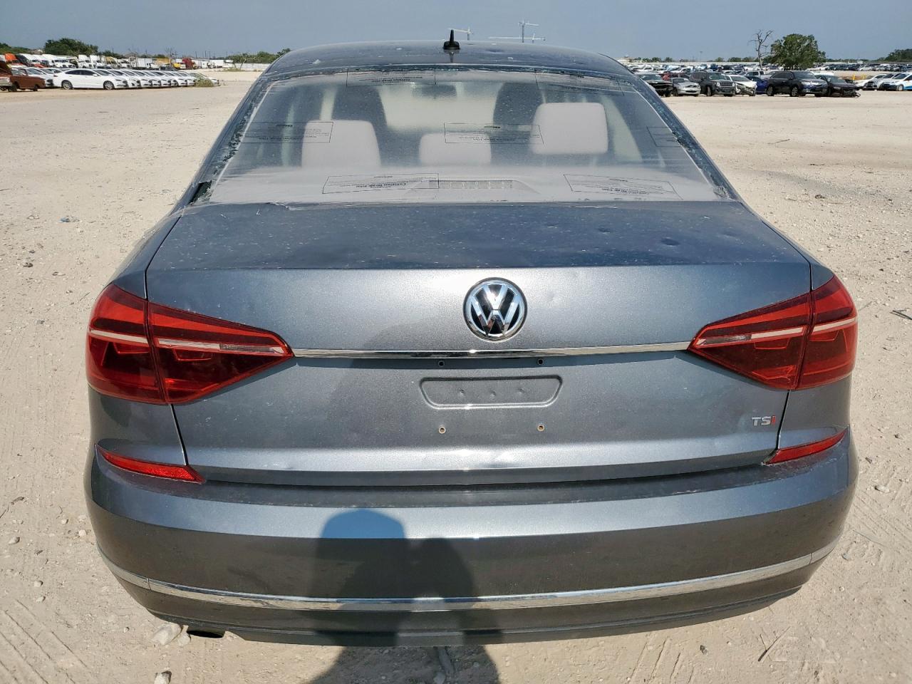 2017 Volkswagen Passat S - Фото 6