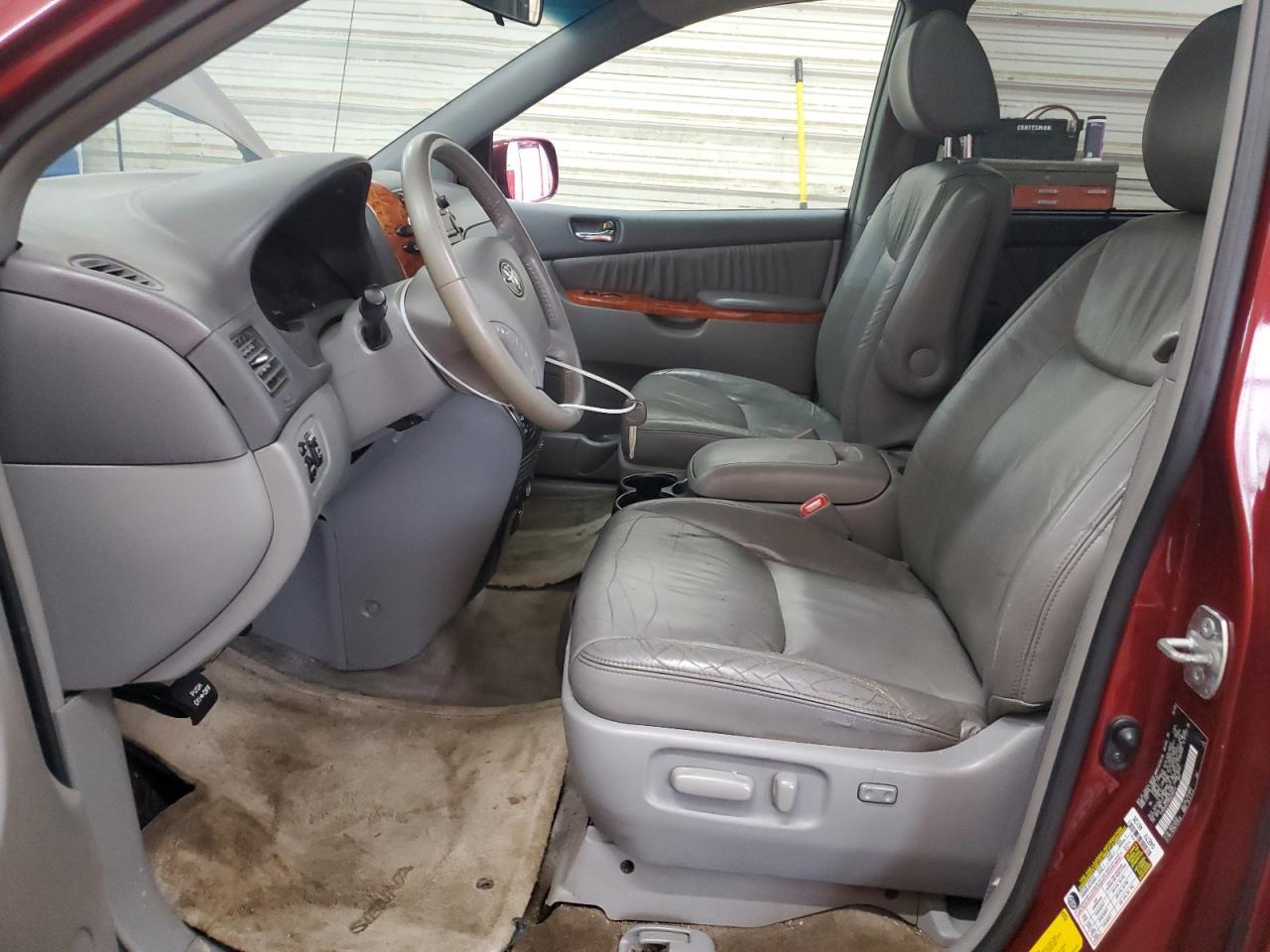 2010 Toyota Sienna Xle - Фото 7
