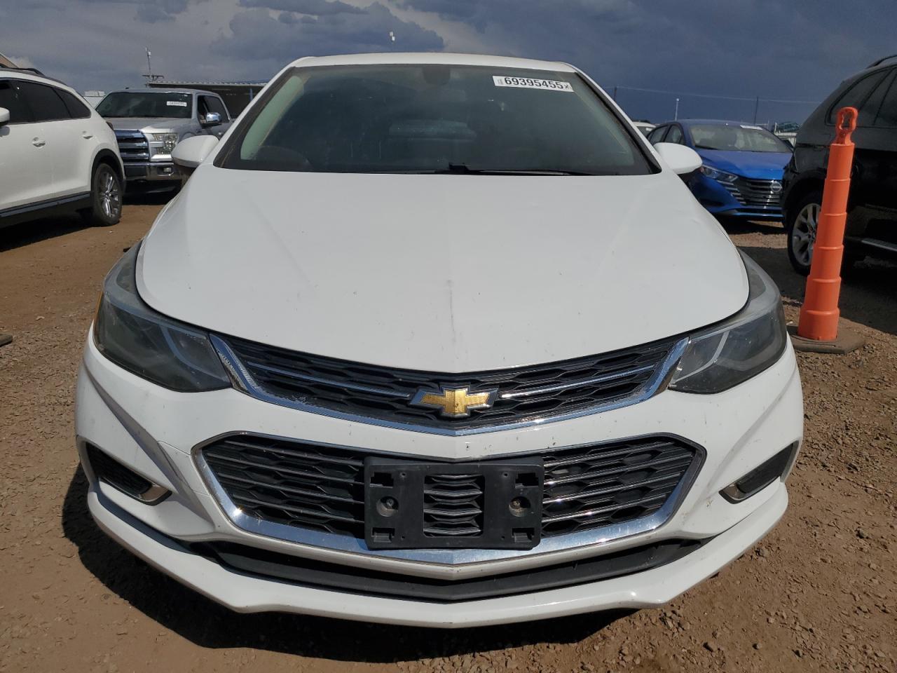 2017 Chevrolet Cruze Premier - Image 5