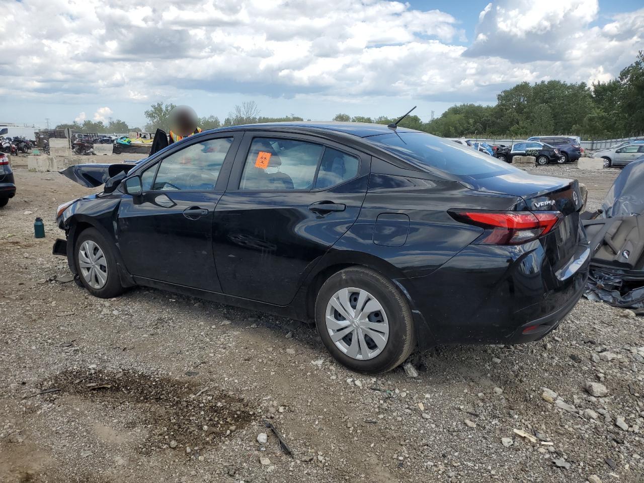2024 Nissan Versa S - Фото 2