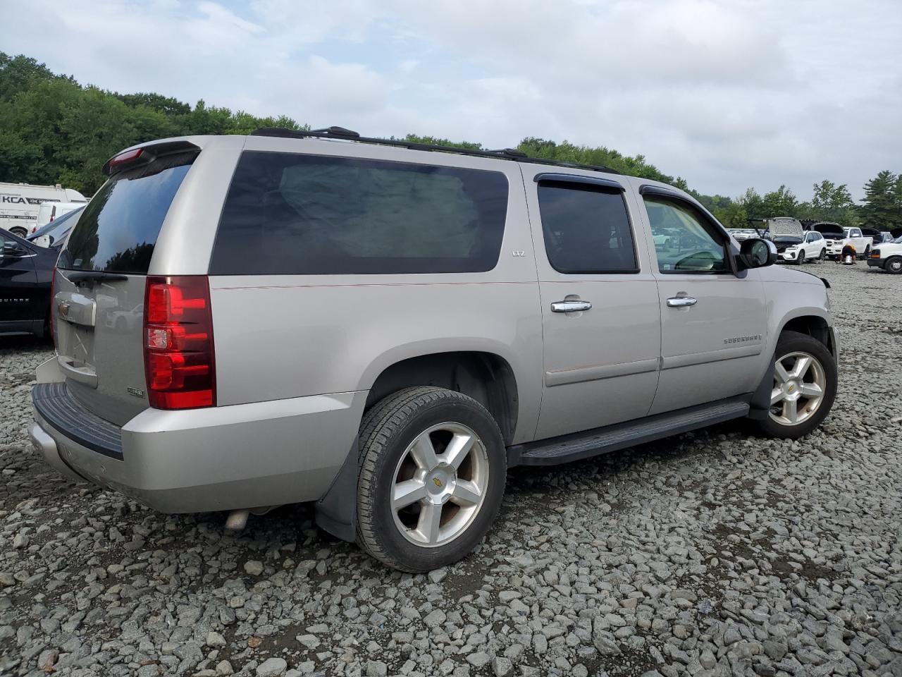 2007 Chevrolet Suburban K1500 - Фото 3