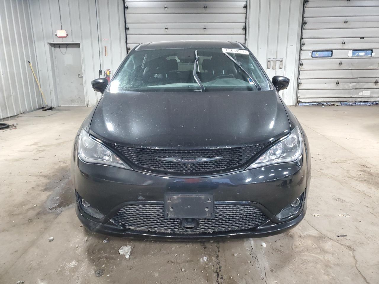 2019 Chrysler Pacifica Touring Plus - Фото 5
