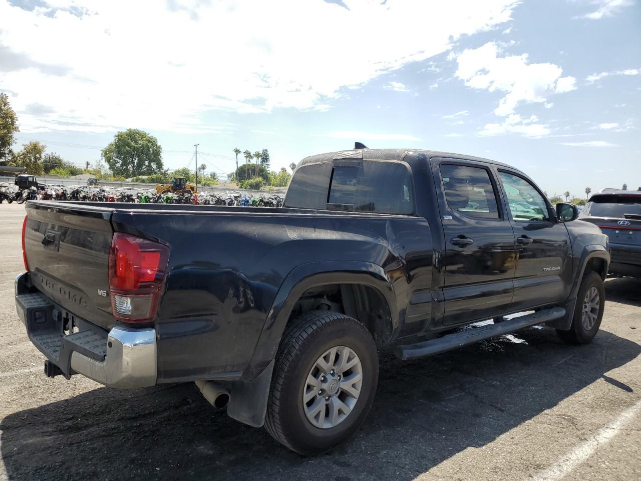 2018 Toyota Tacoma Double Cab - Фото 3