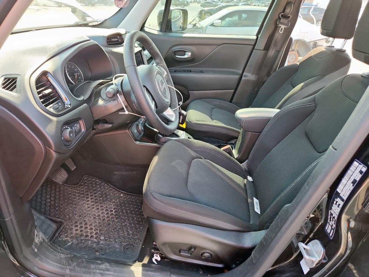 2023 Jeep Renegade Altitude - Image 7