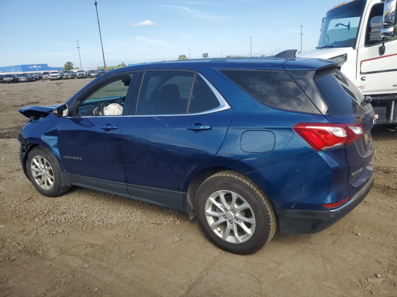 2019 Chevrolet Equinox Lt - Image 2