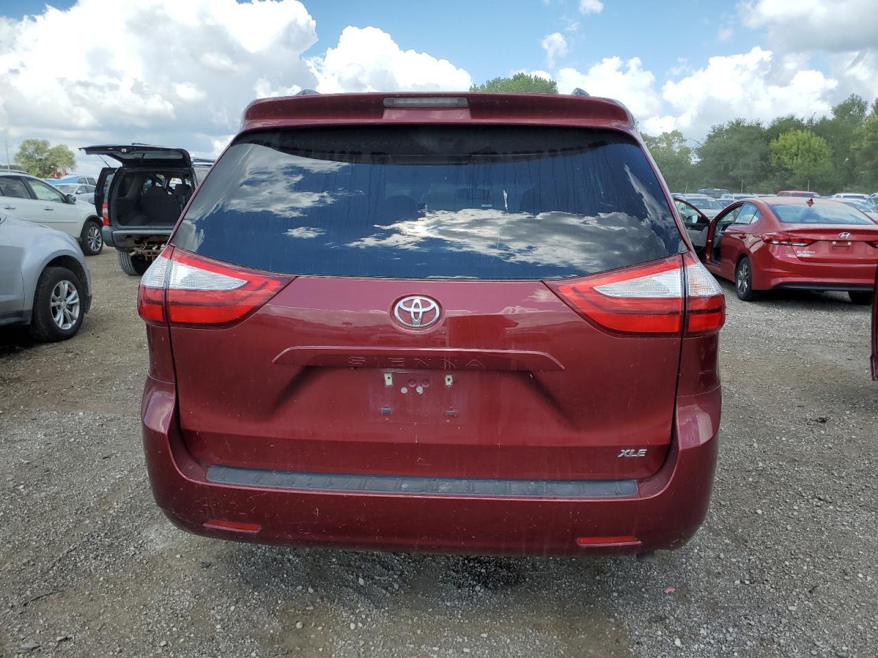2015 Toyota Sienna Xle - Фото 6