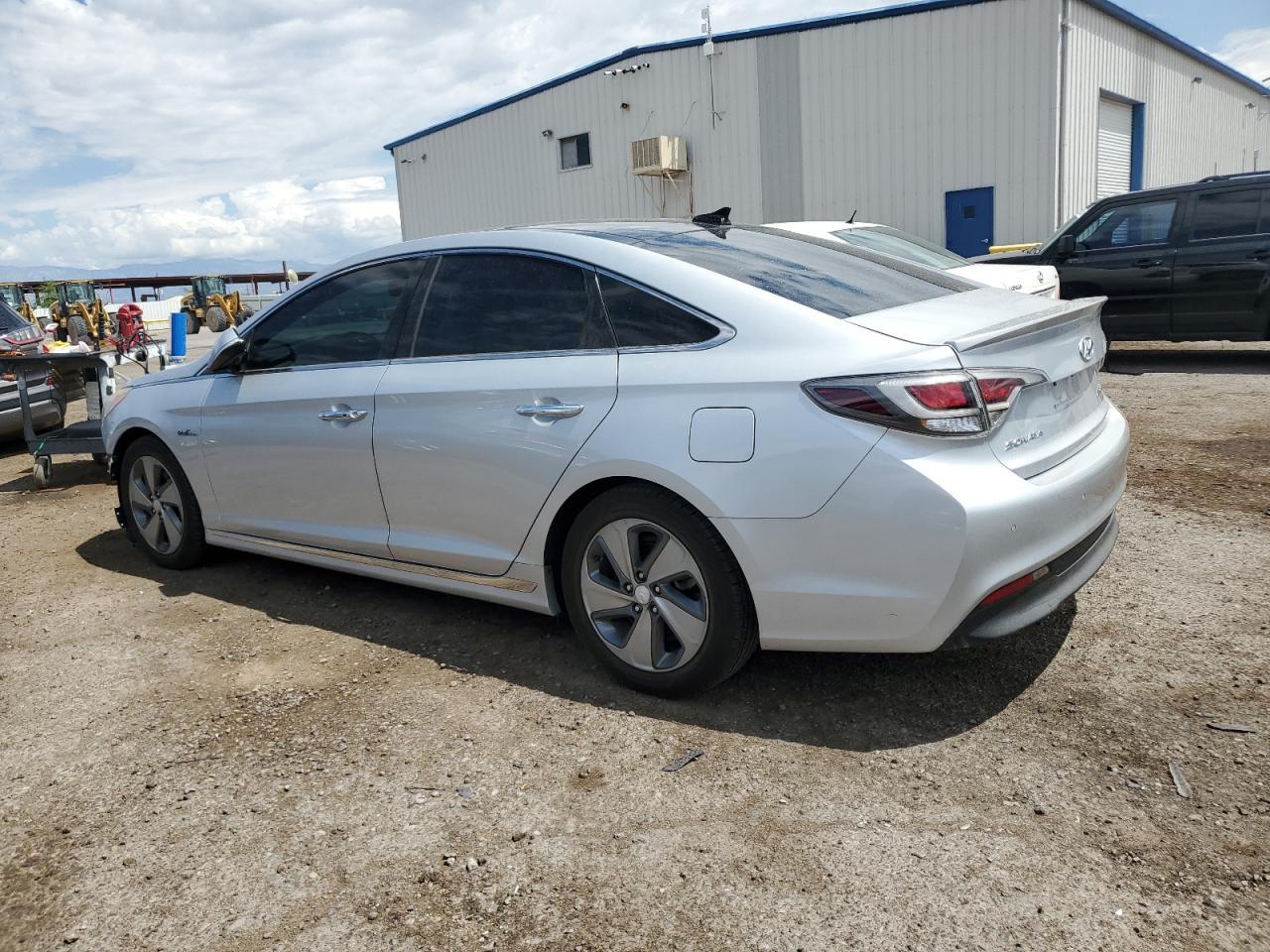 2016 Hyundai Sonata Hybrid - Image 2