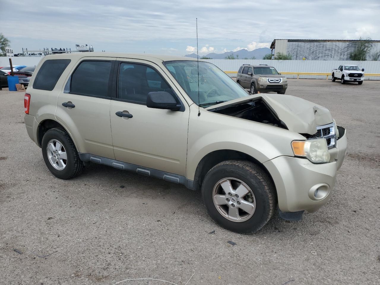 2011 Ford Escape Xls - Фото 4