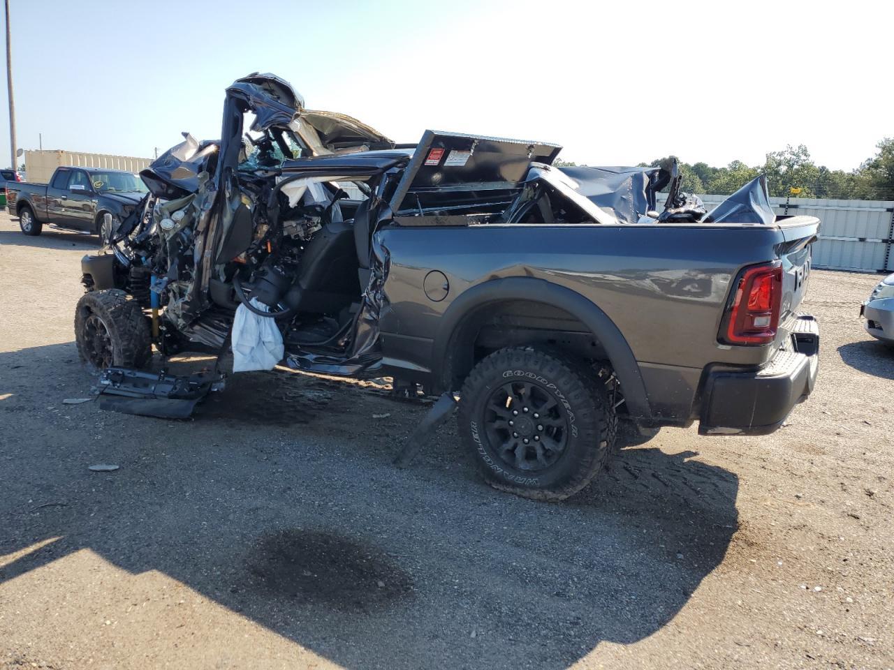 2025 Ram 2500 Tradesman - Фото 2