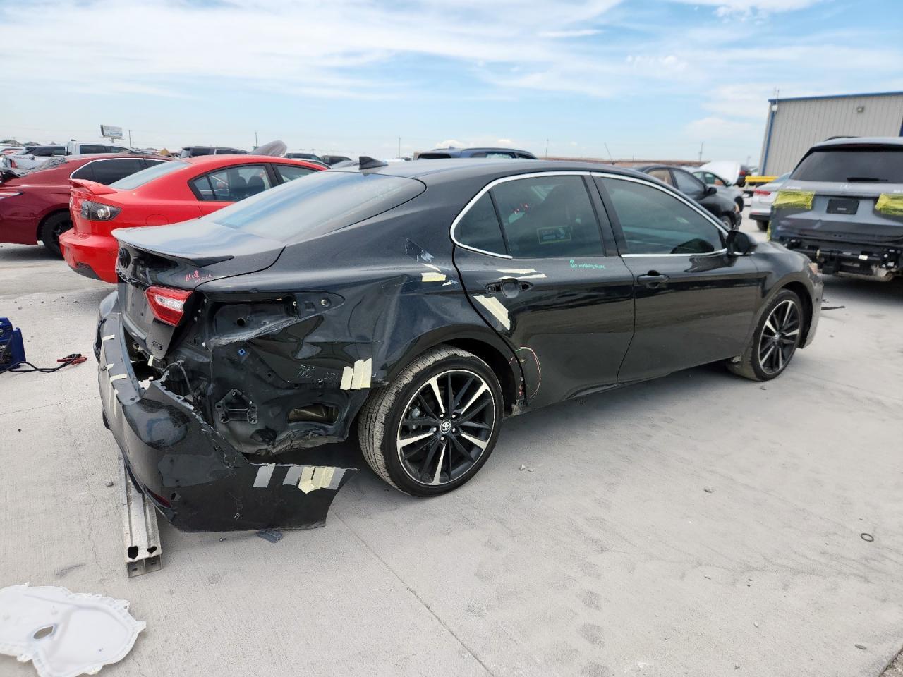 2019 Toyota Camry Xse - Фото 3