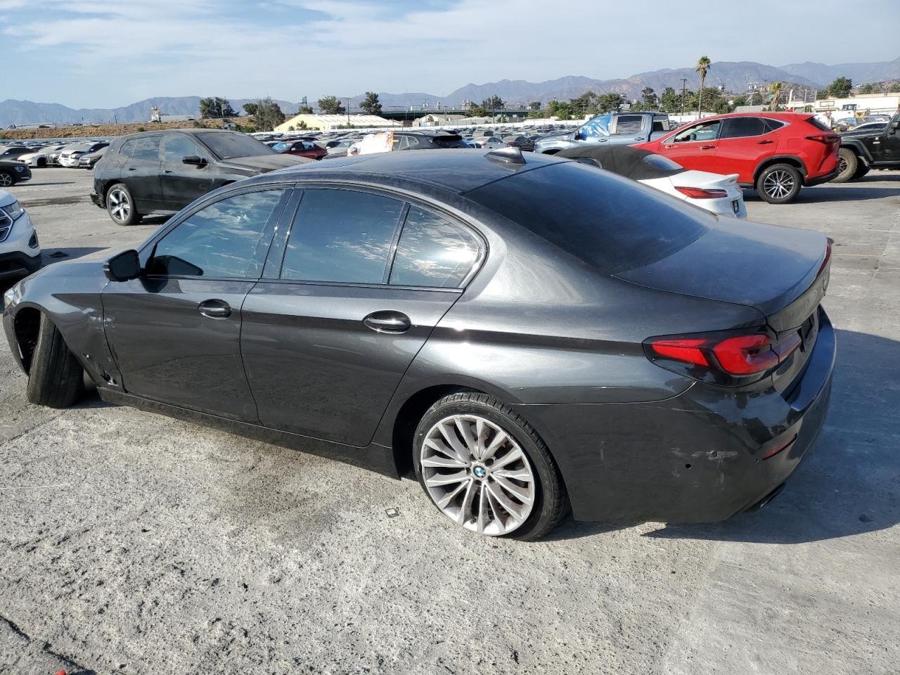 2021 BMW 530 I - Фото 2
