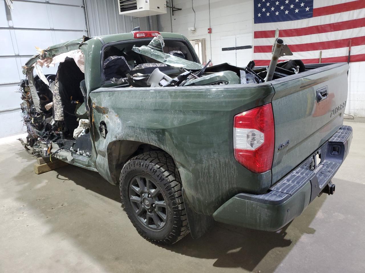 2021 Toyota Tundra Crewmax Sr5 - Фото 2