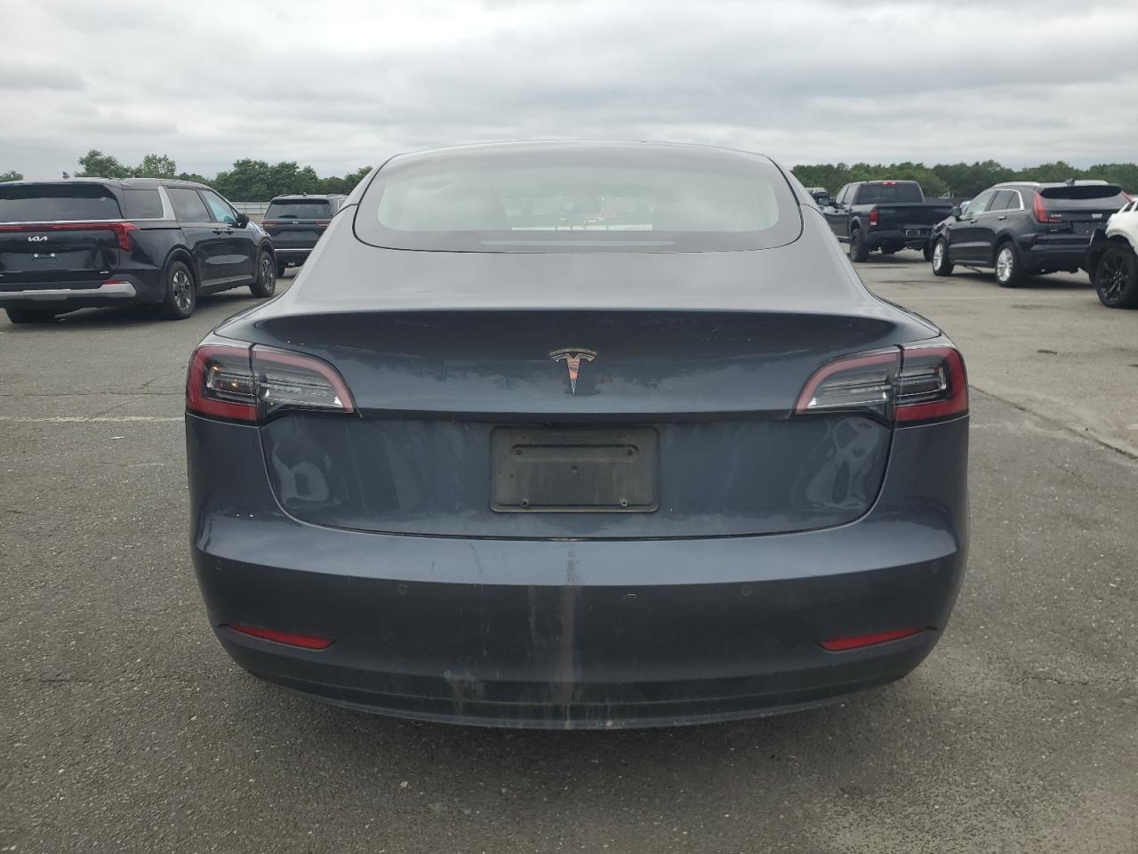 2022 Tesla Model 3 - Фото 6