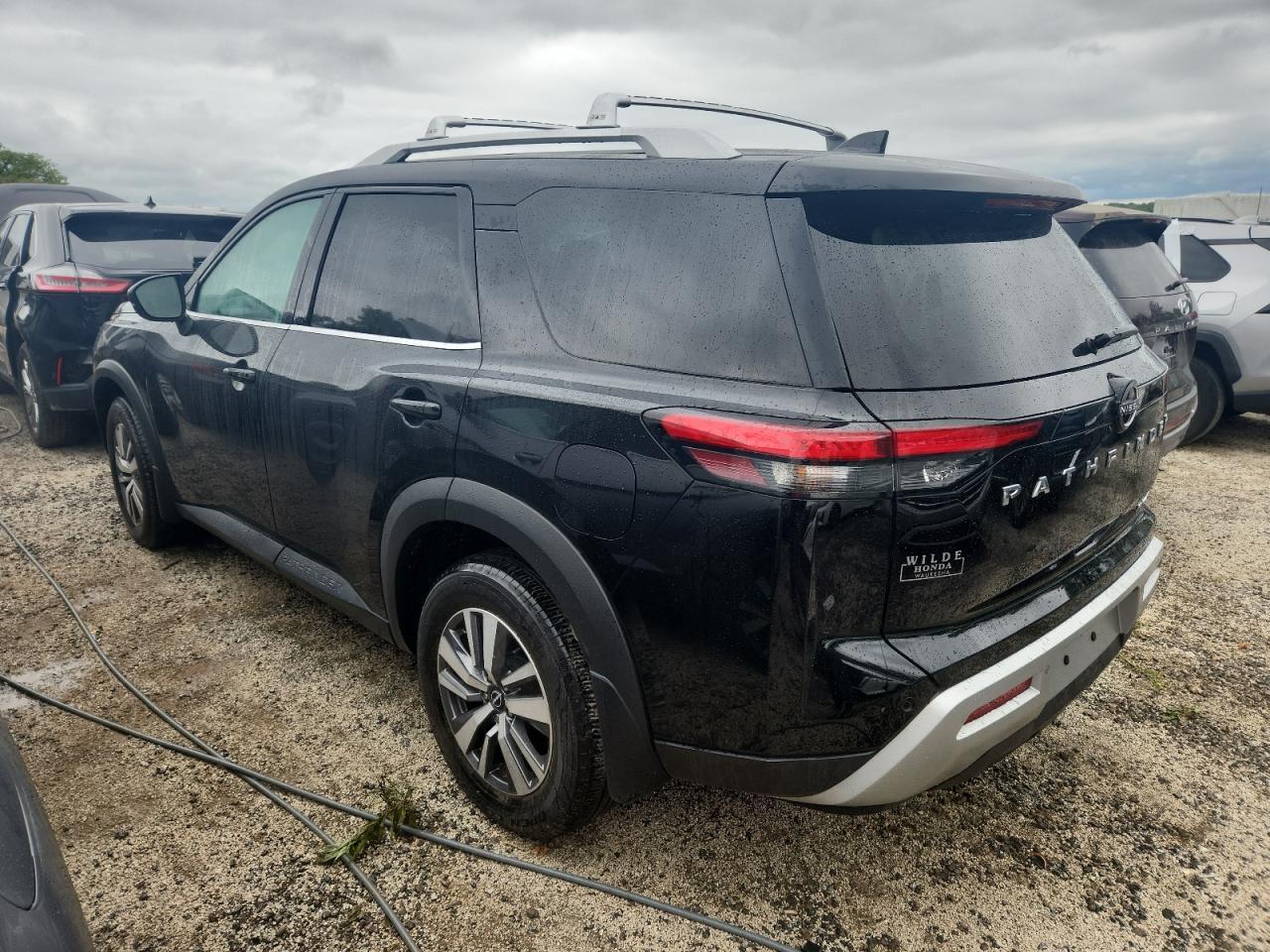 2022 Nissan Pathfinder Sl - Фото 2