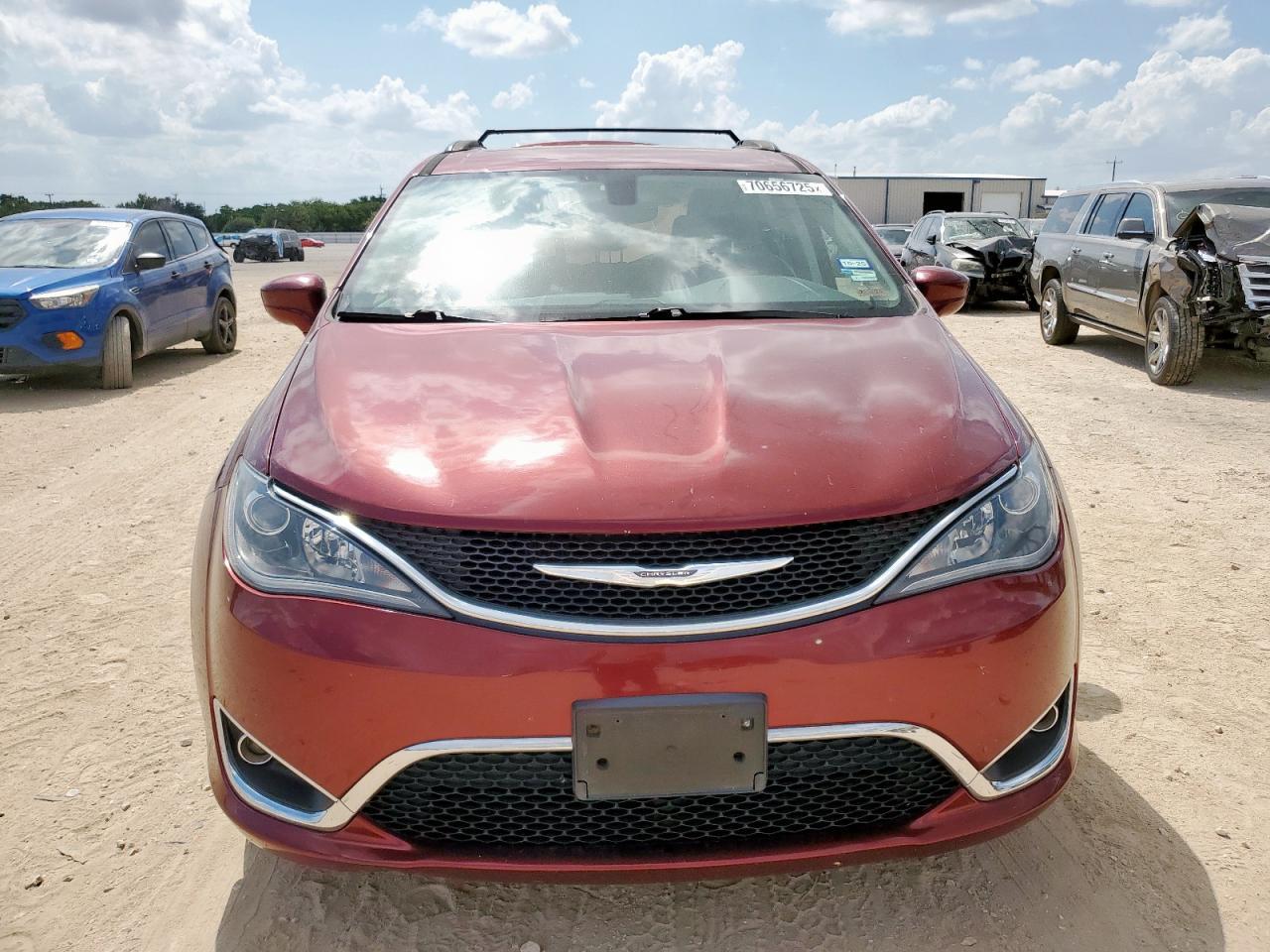 2017 Chrysler Pacifica Touring L - Фото 5