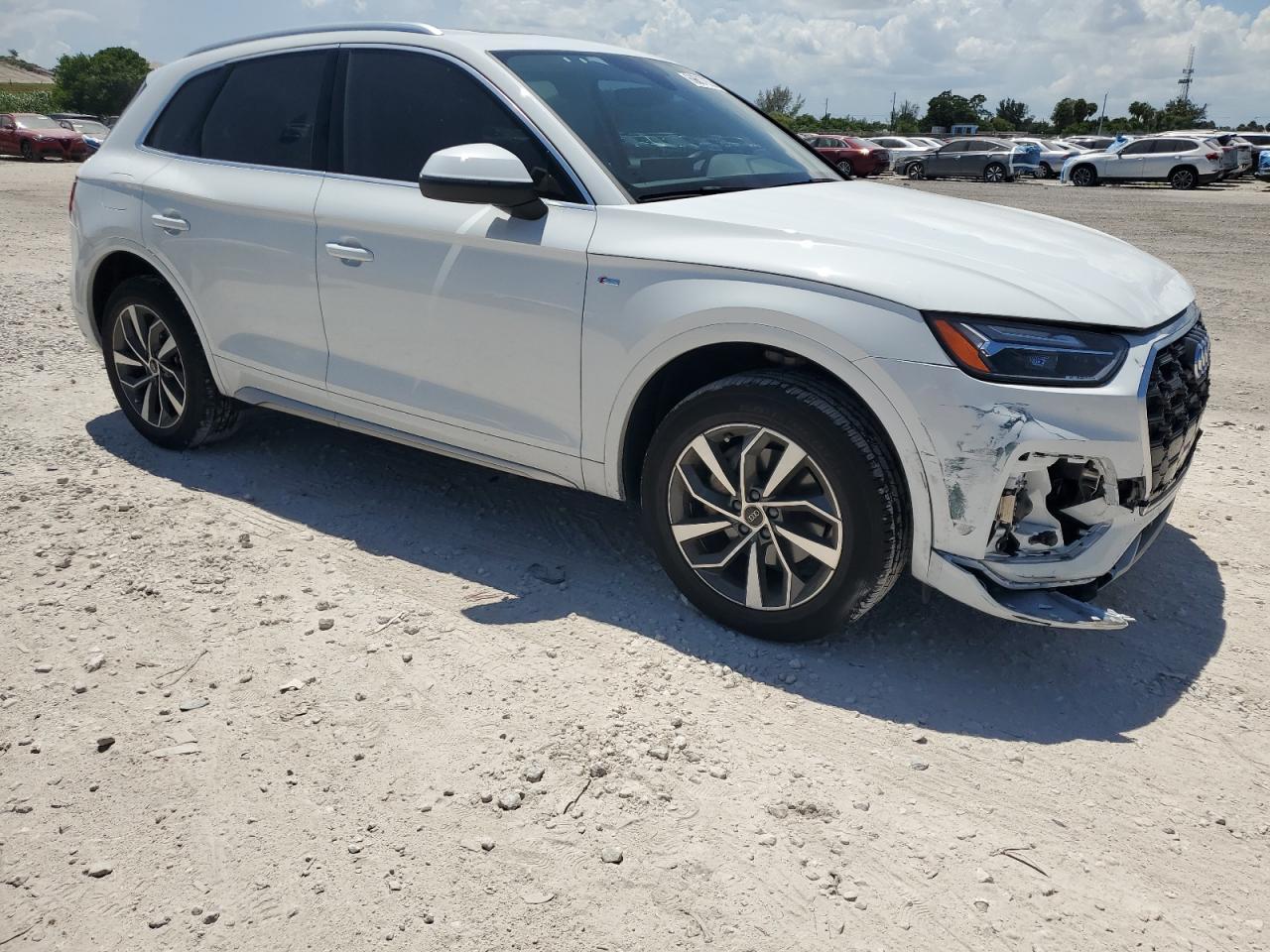 2023 Audi Q5 Premium Plus 45 - Image 4