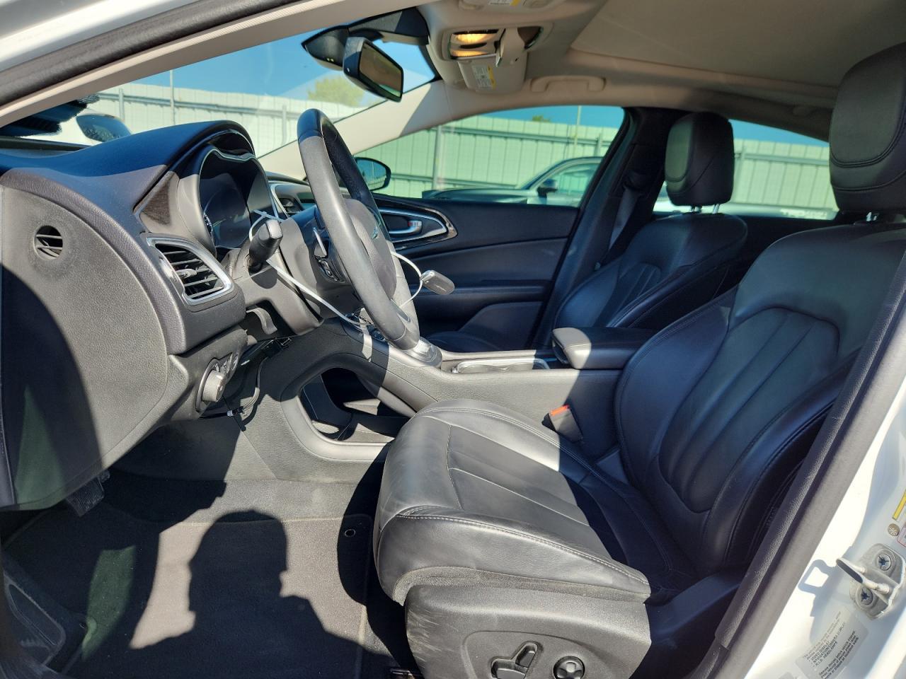 2015 Chrysler 200 C - Фото 7