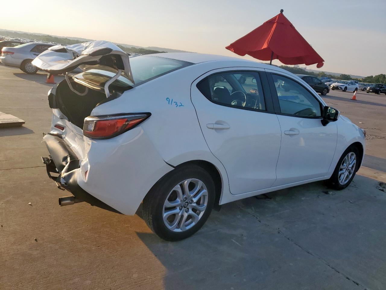 2018 Toyota Yaris Ia - Фото 3