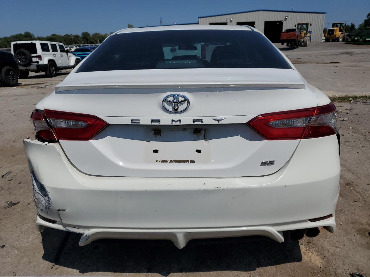 2018 Toyota Camry L - Image 6