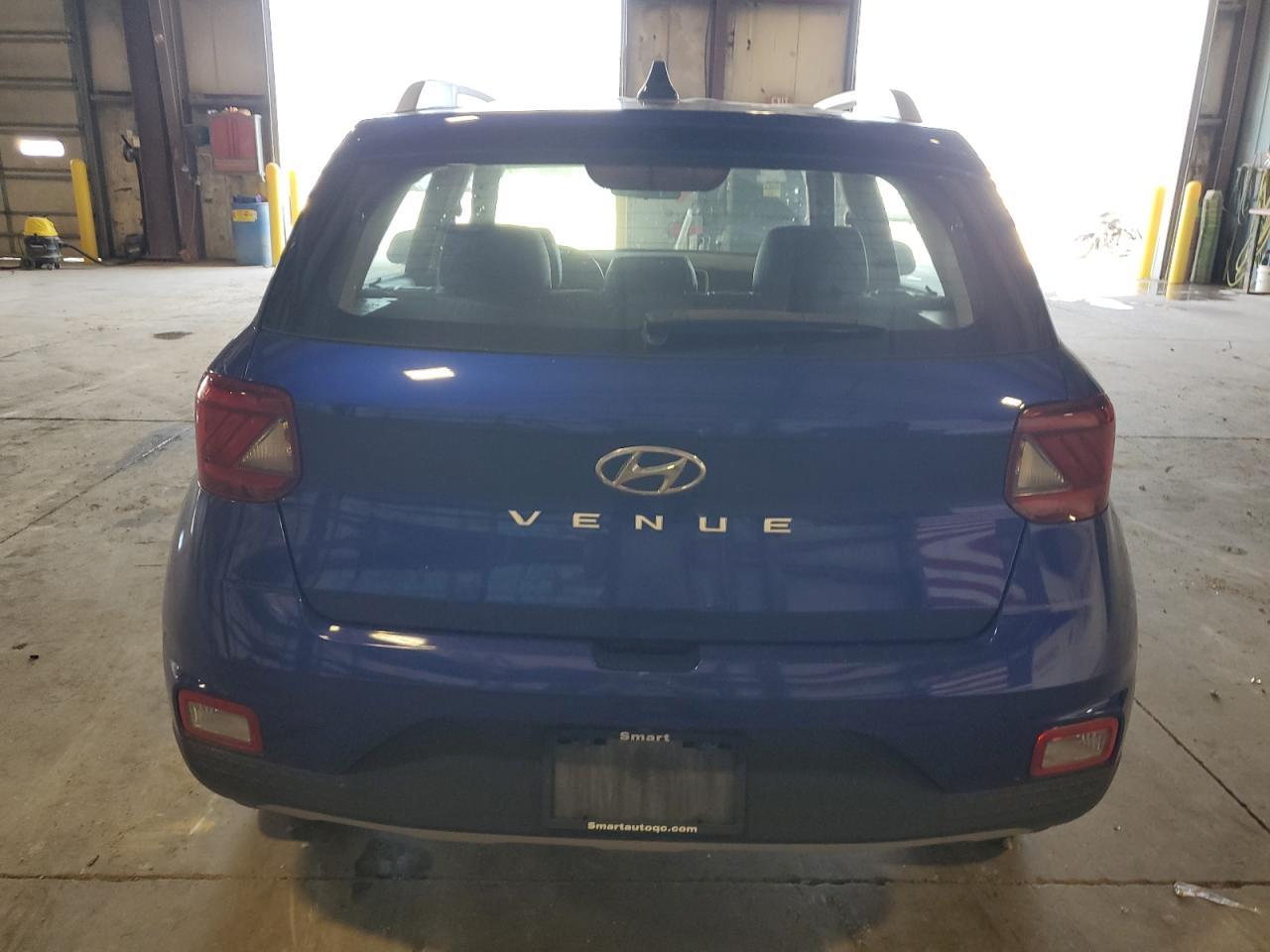 2022 Hyundai Venue Sel - Image 6