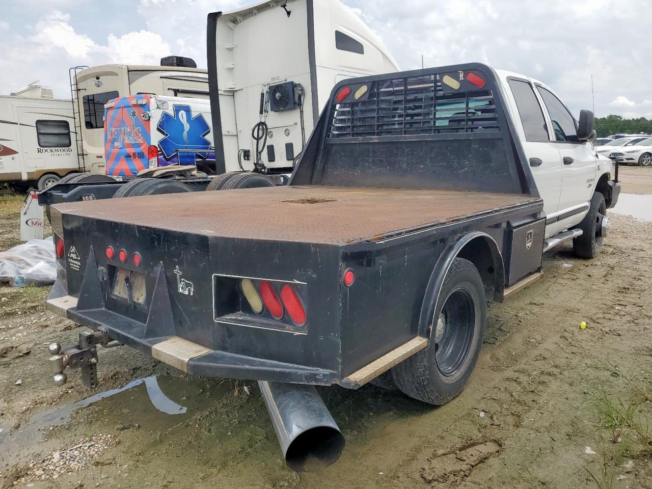 2005 Dodge Ram 3500 St - Фото 3